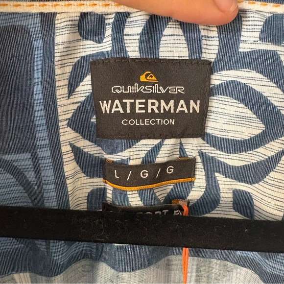 Quicksilver Men’s collared shirt. - Picture 3 of 6